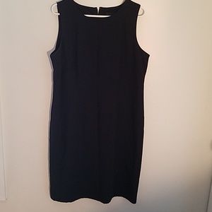 Great condition sleeveless black dress
